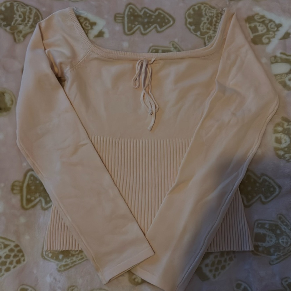 Cute light pink off the shoulders sweater